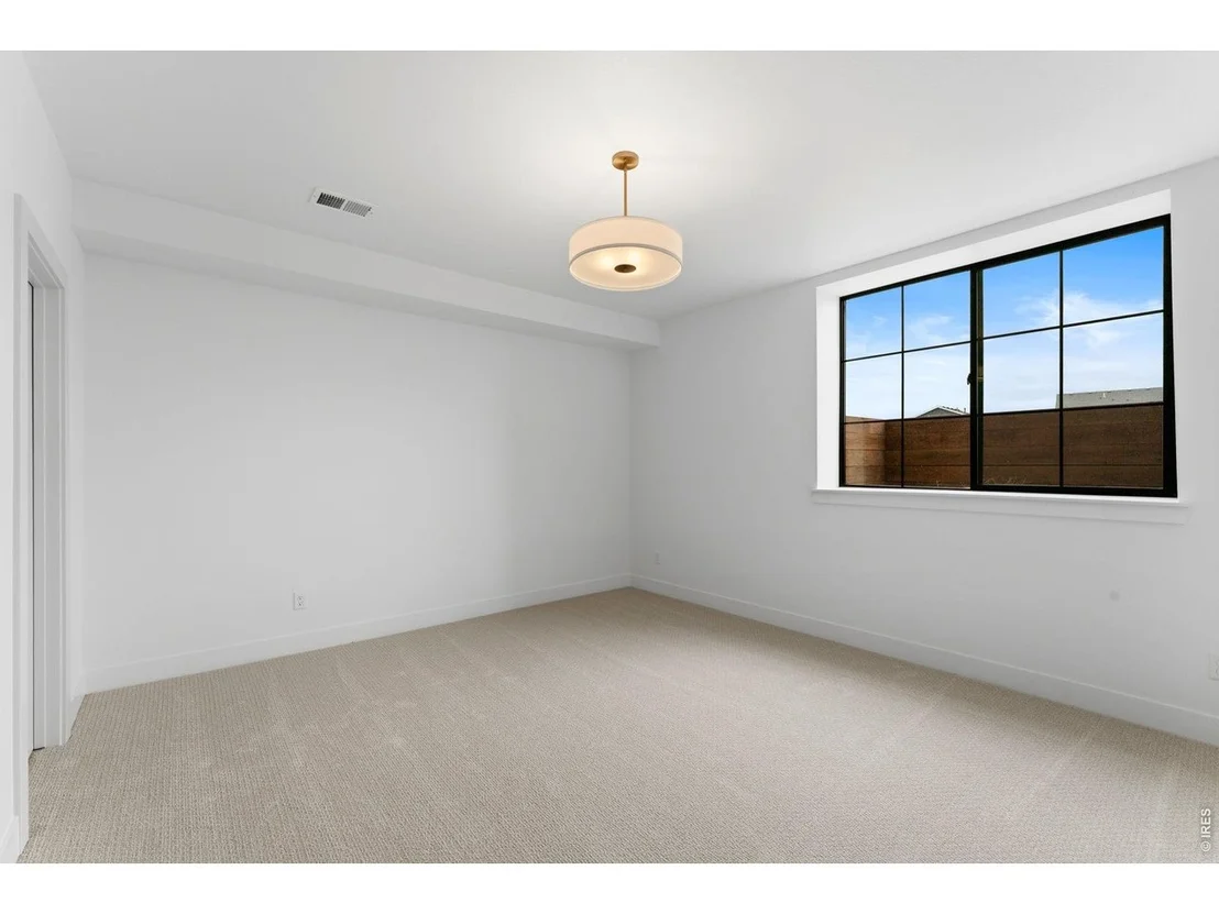 Photo of 37 Boxwood Dr