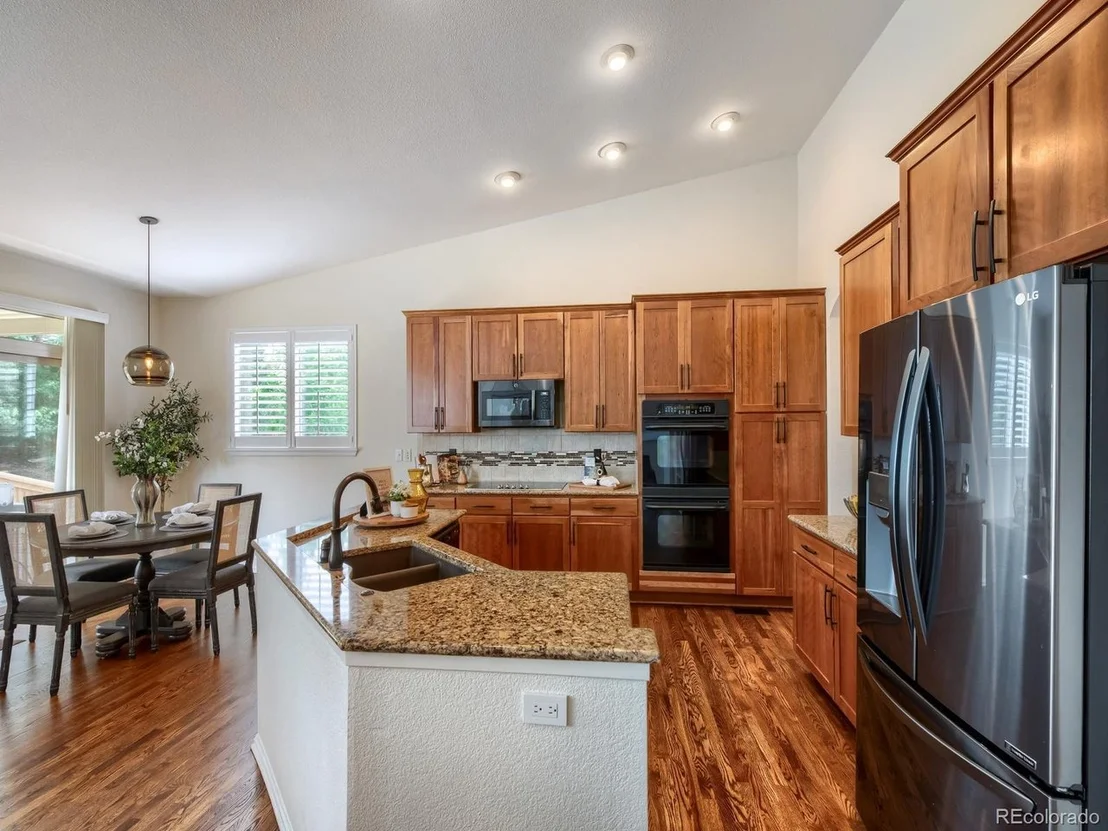 Photo of 11039 Valleybrook Cir