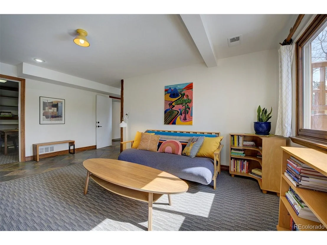 Photo of 352 Patty Dr