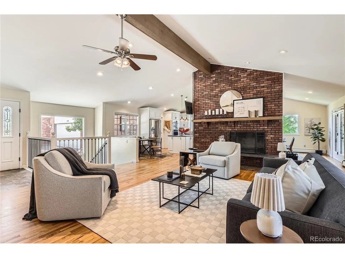 Photo of 6685 Chalet Cir
