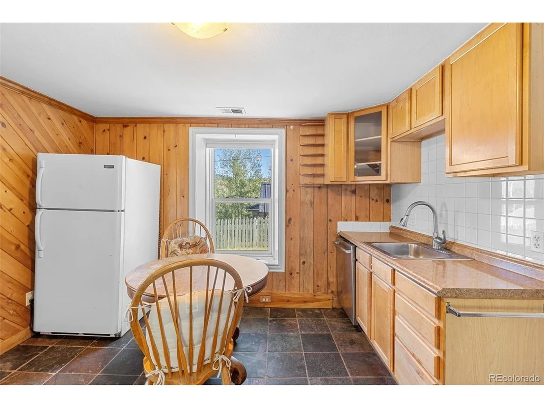 Photo of 350 Spring St