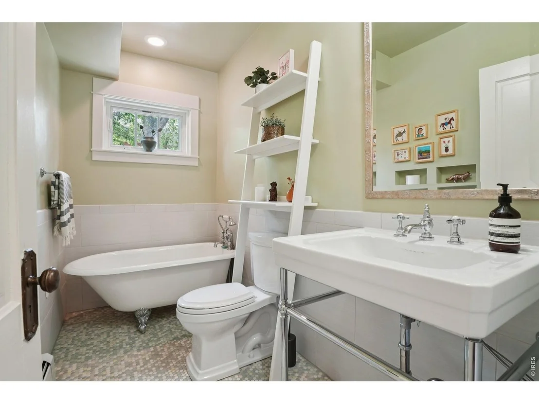 Photo of 1013 Mapleton Ave