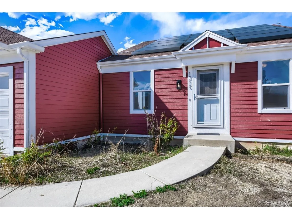 Photo of 1215 Devonshire Ct