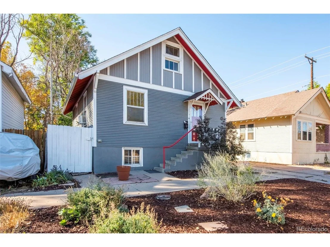 Photo of 921 12th Ave