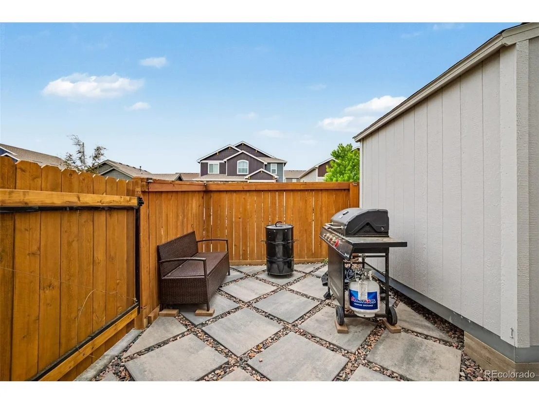Photo of 1244 Lily Mountain Rd