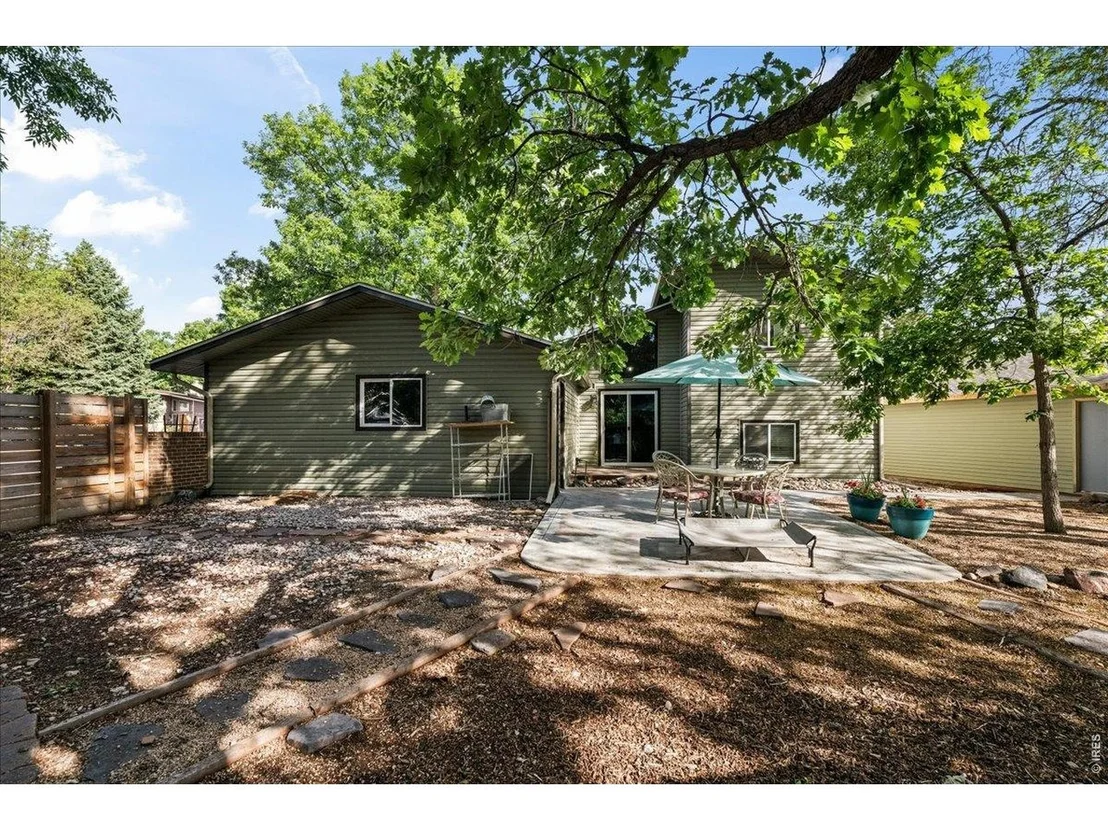 Photo of 1100 Atlas Cir S
