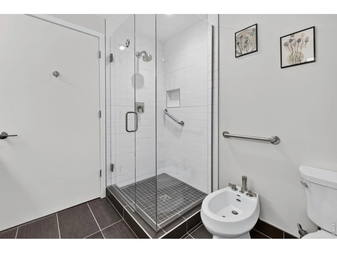 Photo of Unit 205 at 2718 Pine St