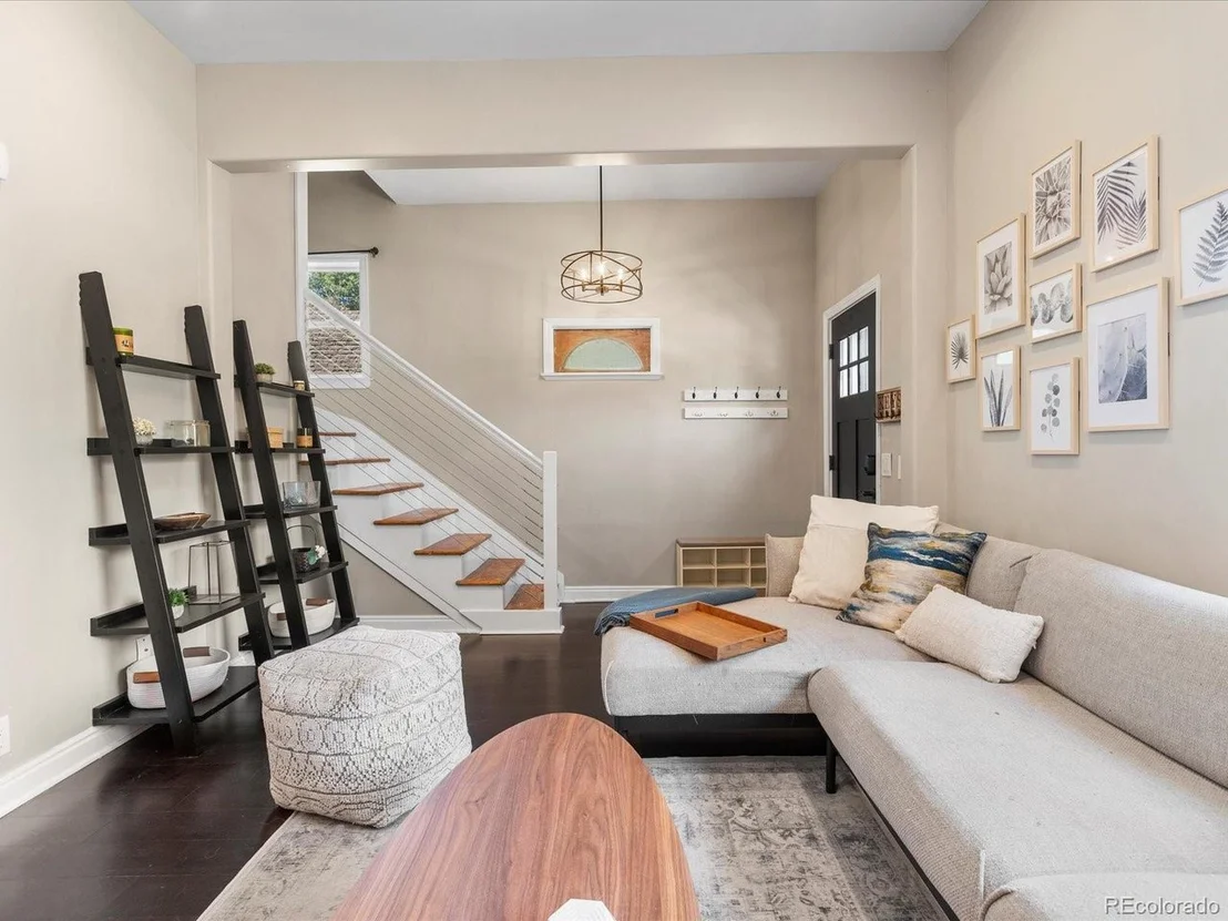 Photo of 176 W Maple Ave