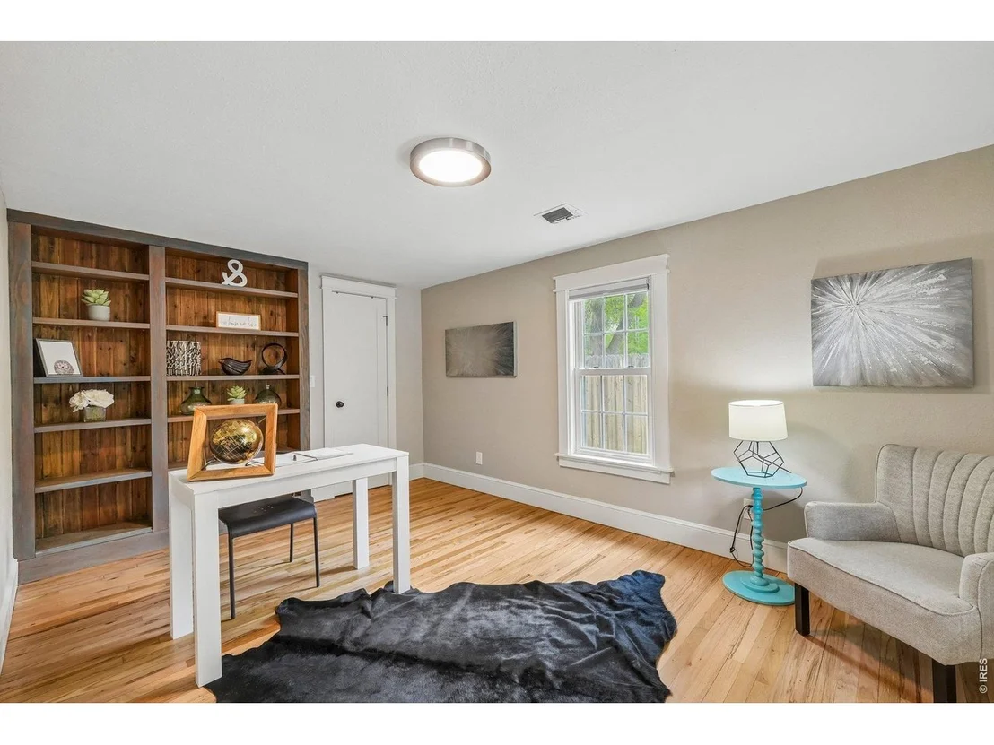 Photo of 205 5th Ave