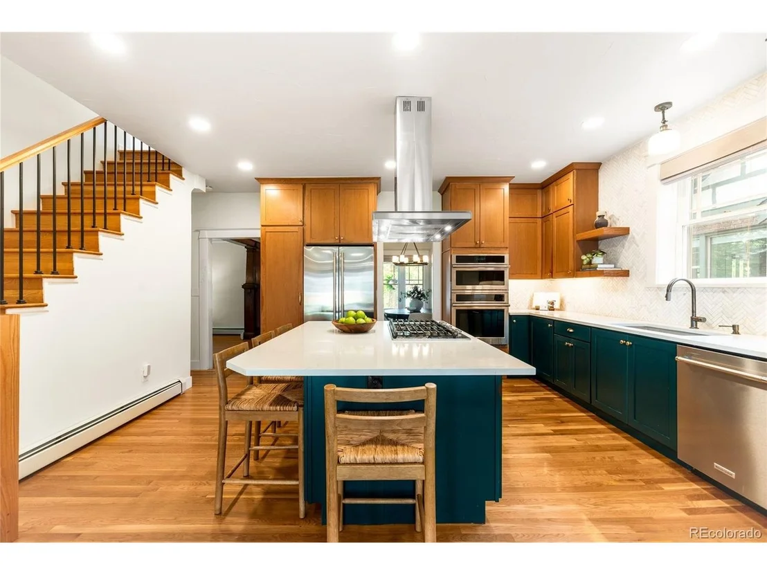 Photo of 622 Cook St