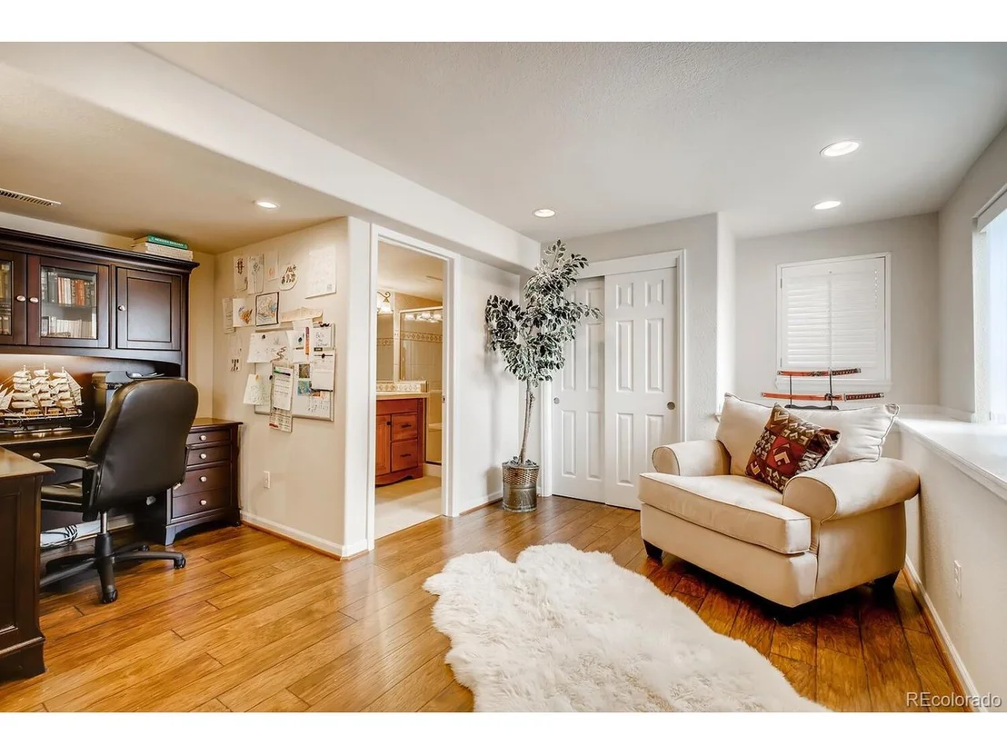 Photo of 10551 Laurelglen Cir