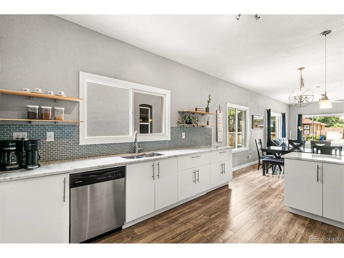 Photo of 3954 Sheridan Blvd