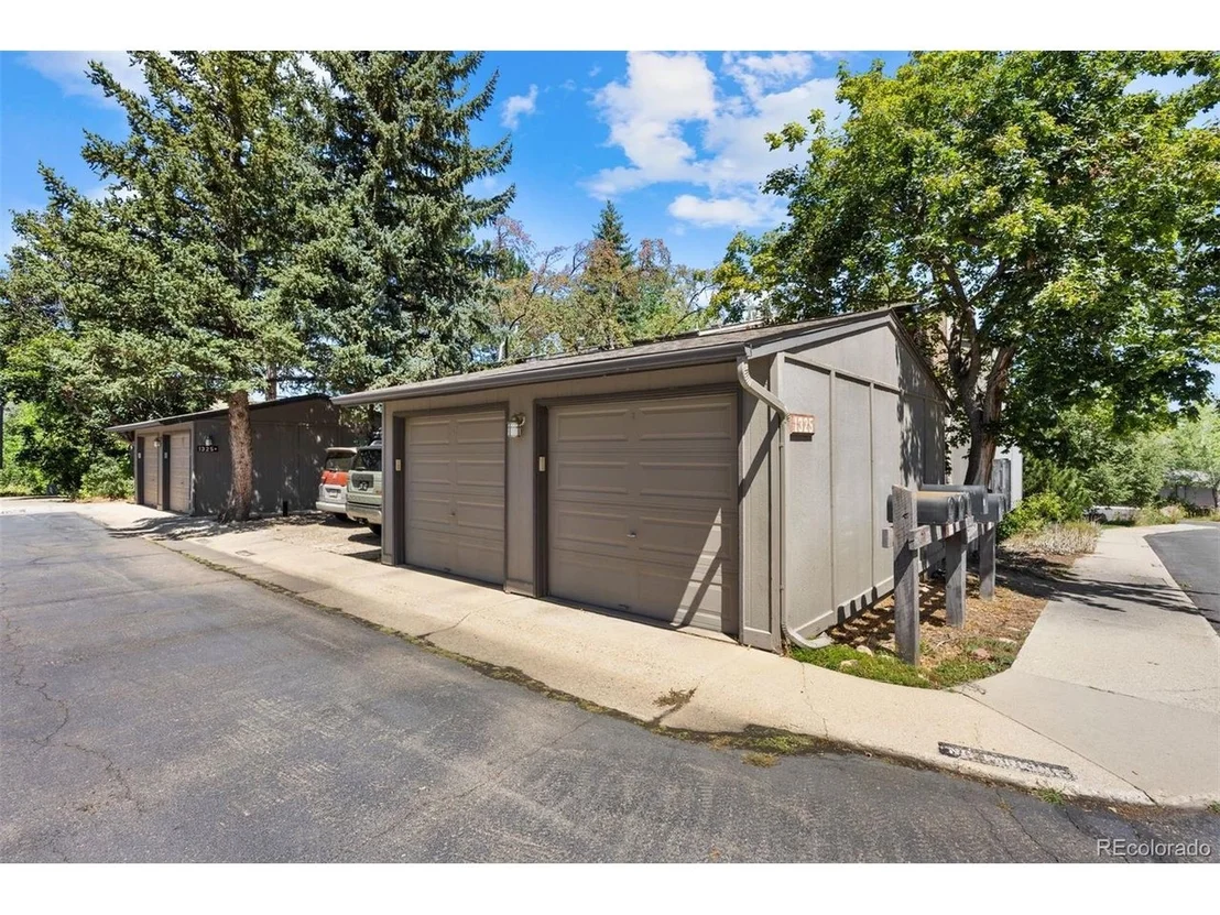 Photo of Unit D at 1325 Bear Mountain Dr