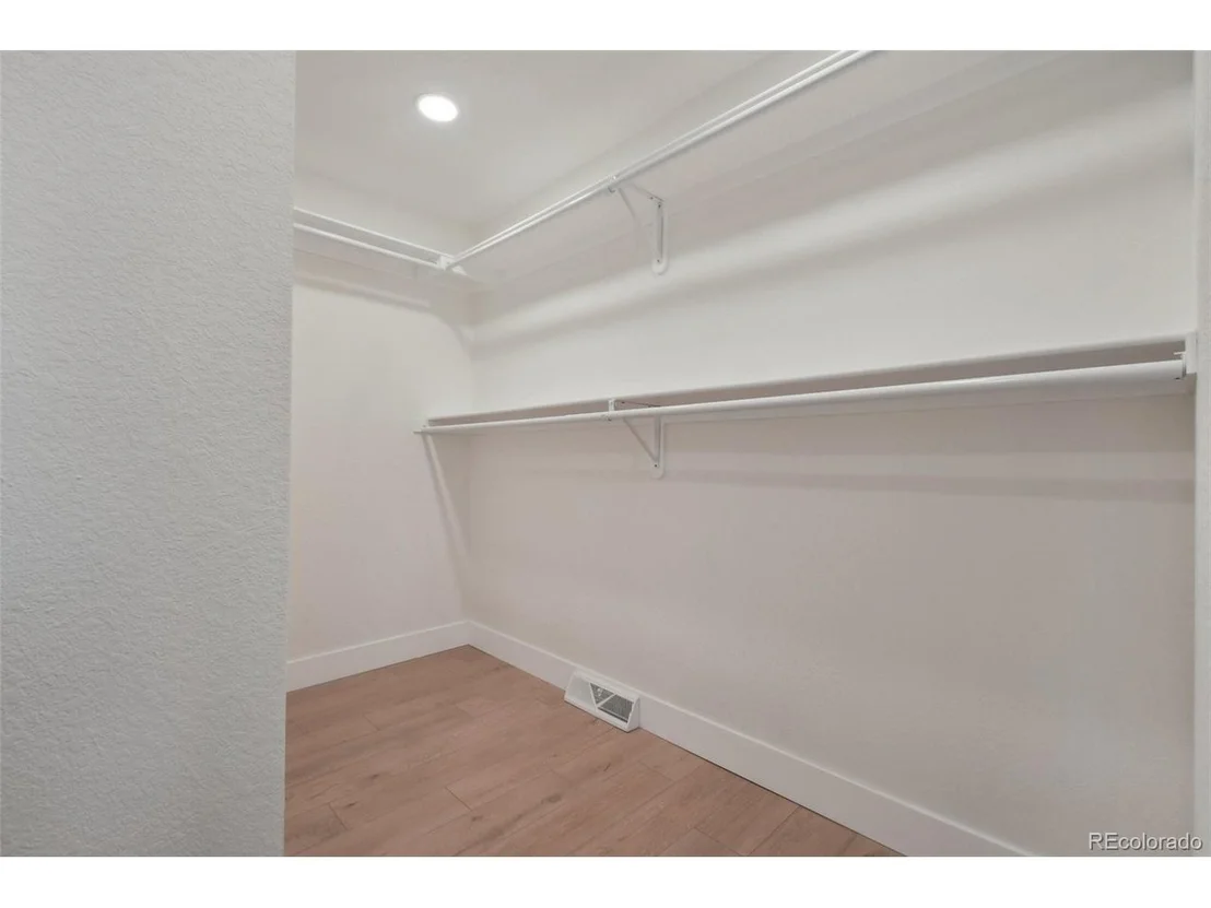 Photo of 605 W Easter Pl