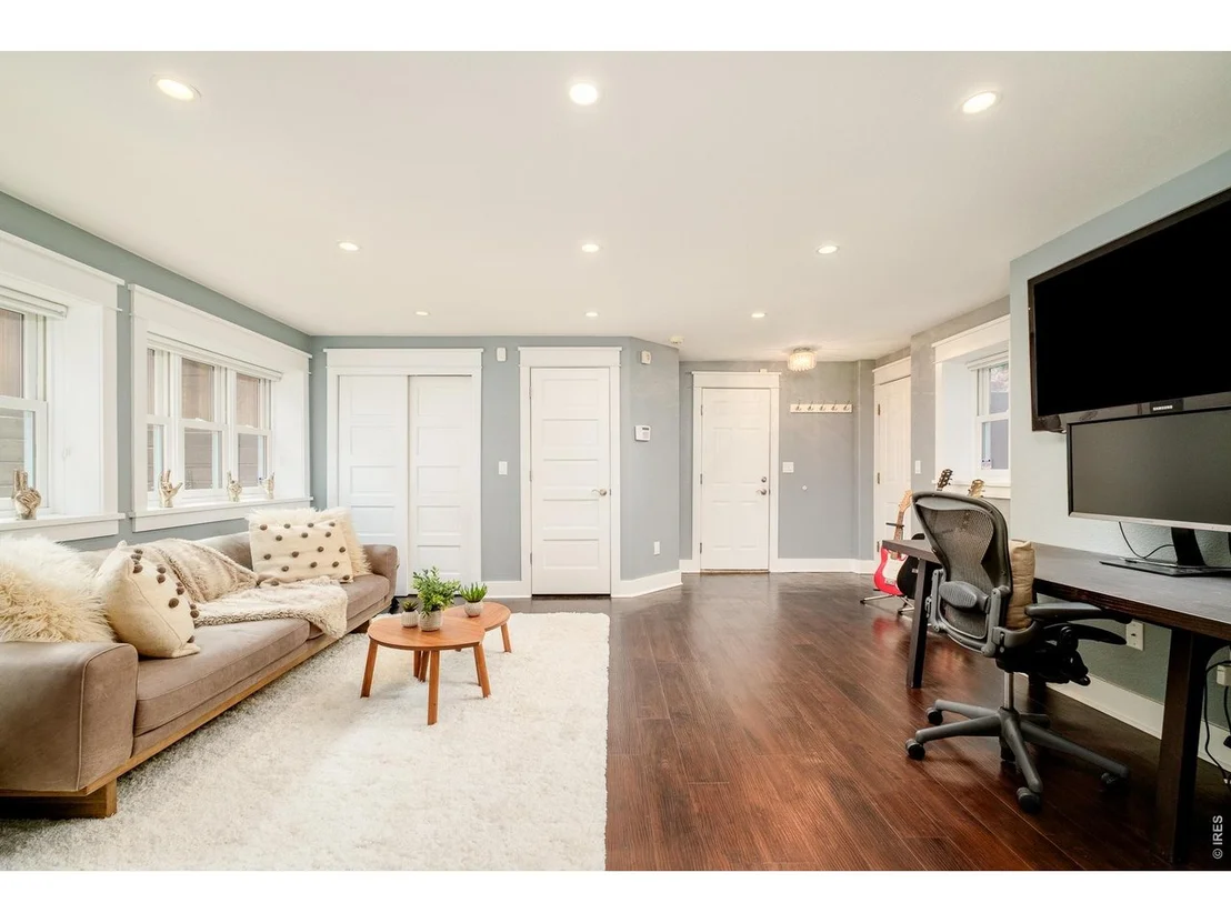 Photo of 780 College Ave