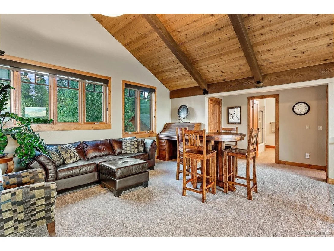 Photo of 657 Stagecoach Dr