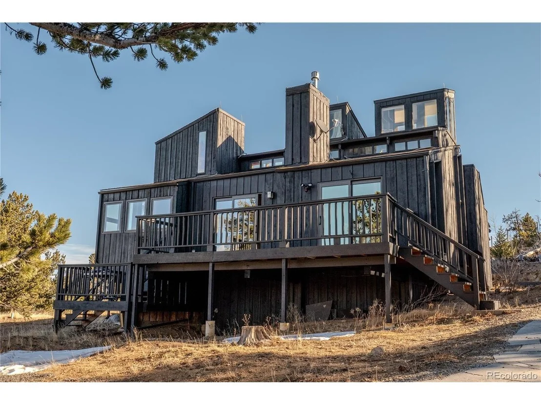 Photo of 90 Peakview Rd