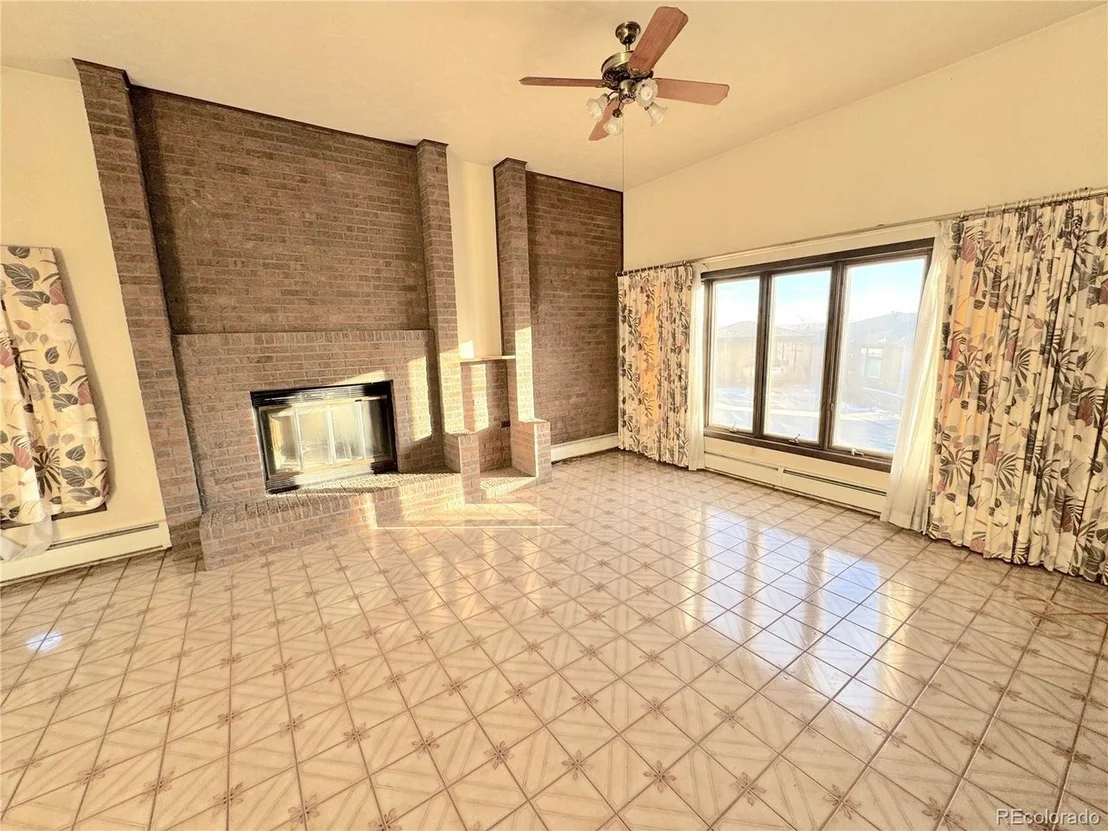 Photo of 6861 Oberon Rd