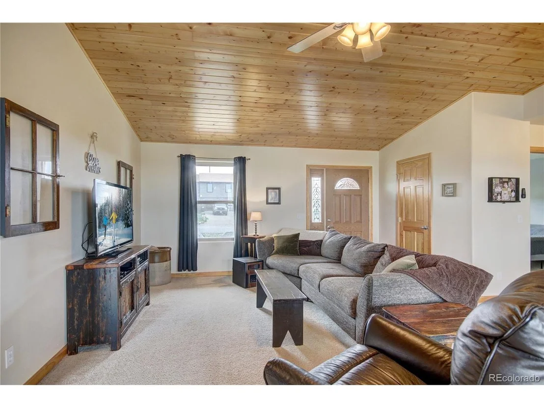 Photo of 1319 Meadow Dr