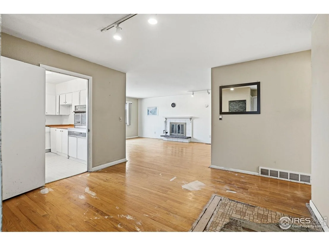 Photo of 4595 Moorhead Ave