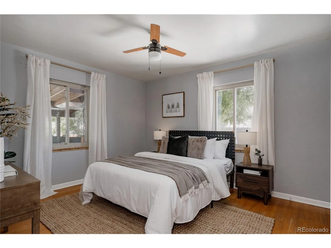 Photo of 3733 Sheridan Blvd