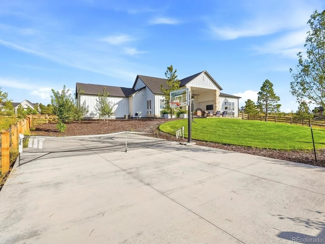 Photo of 1675 Arrowpoint Ct