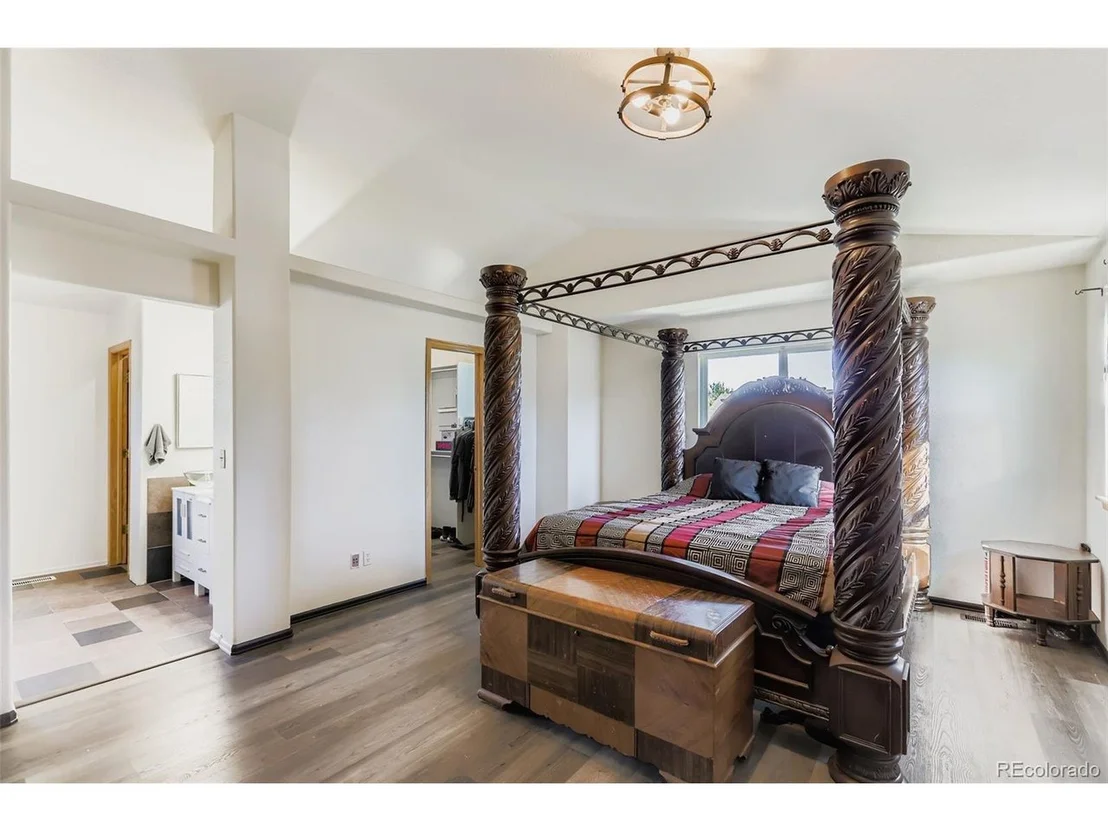 Photo of 6200 Sparrow Ave