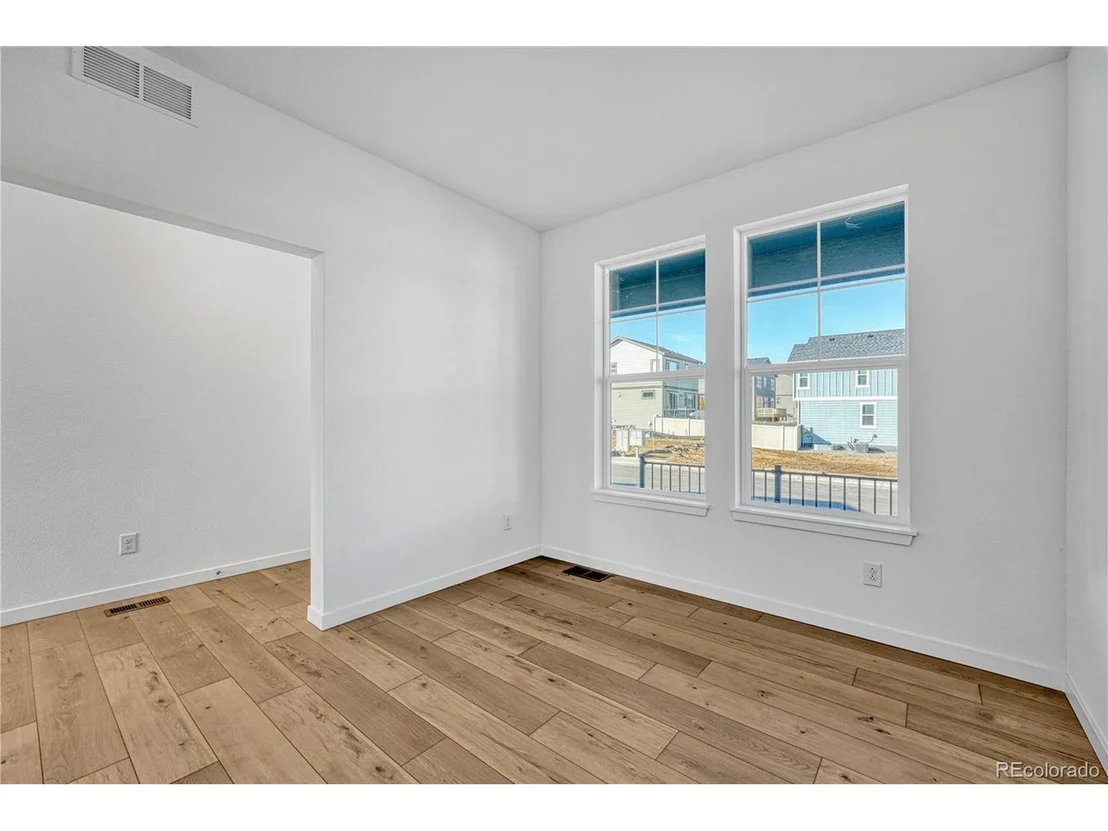 Photo of 246 Mohawk Cir