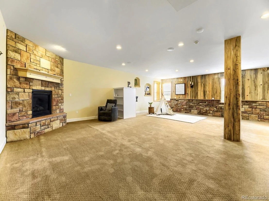 Photo of 15625 Carob Cir