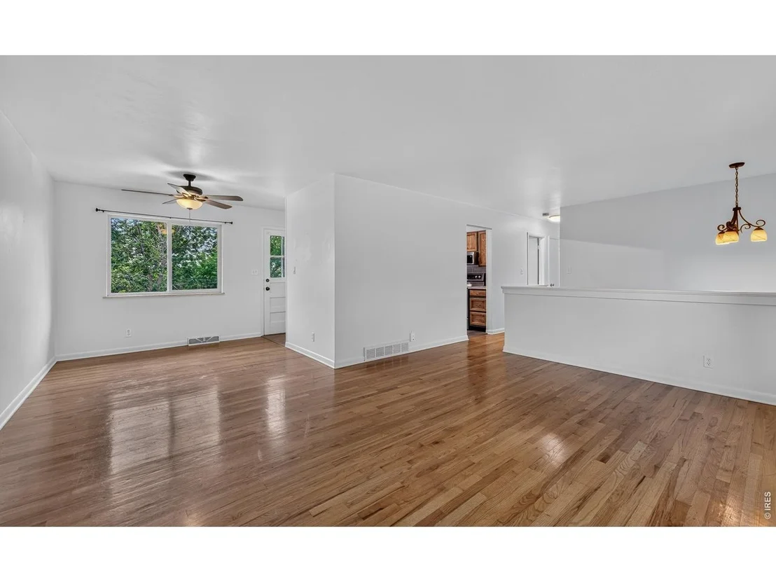 Photo of 3735 Emerson Ave