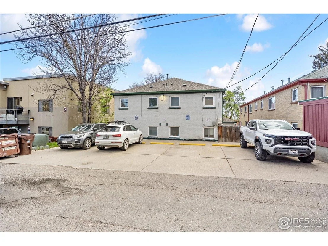 Photo of Unit 4 at 961 16th St
