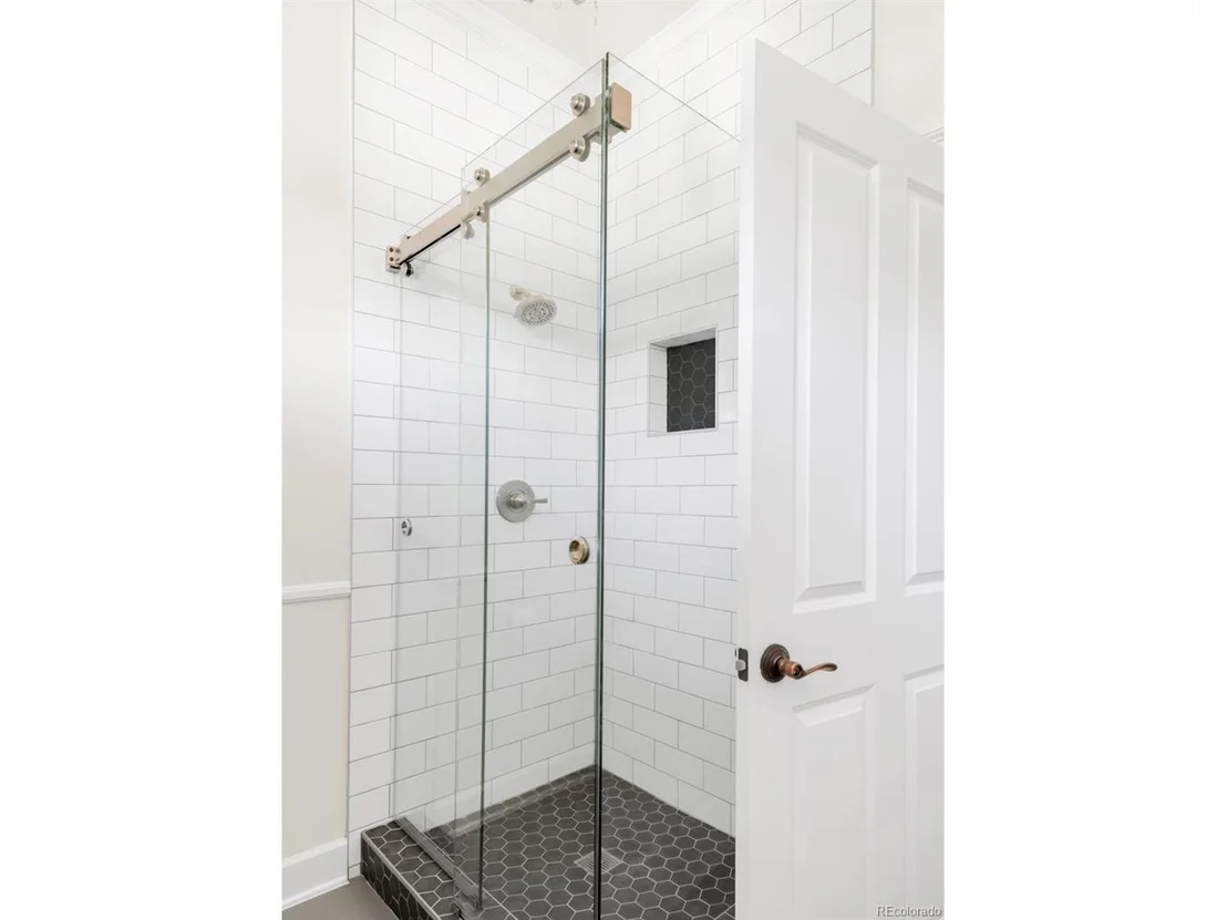 Photo of 539 Baker St