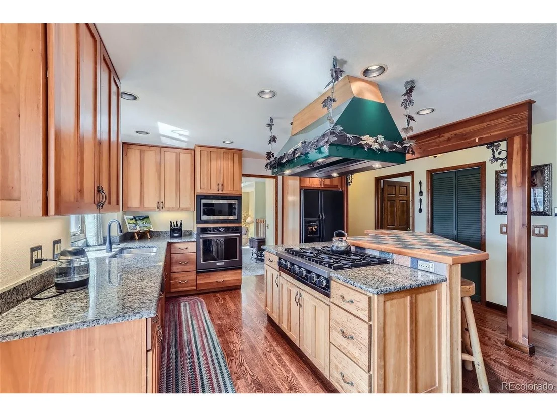 Photo of 31597 Broadmoor Dr