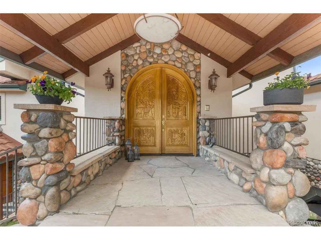 Photo of 27400 Overlook Dr