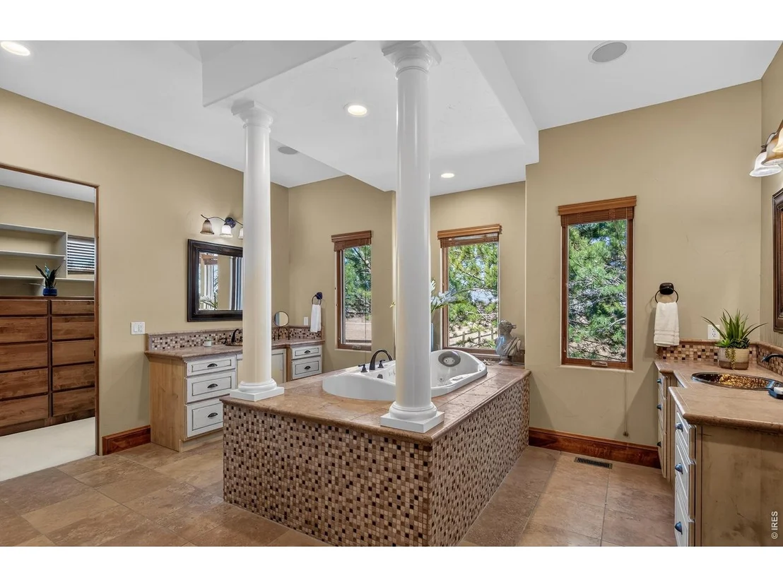 Photo of 2102 Shoreside Dr