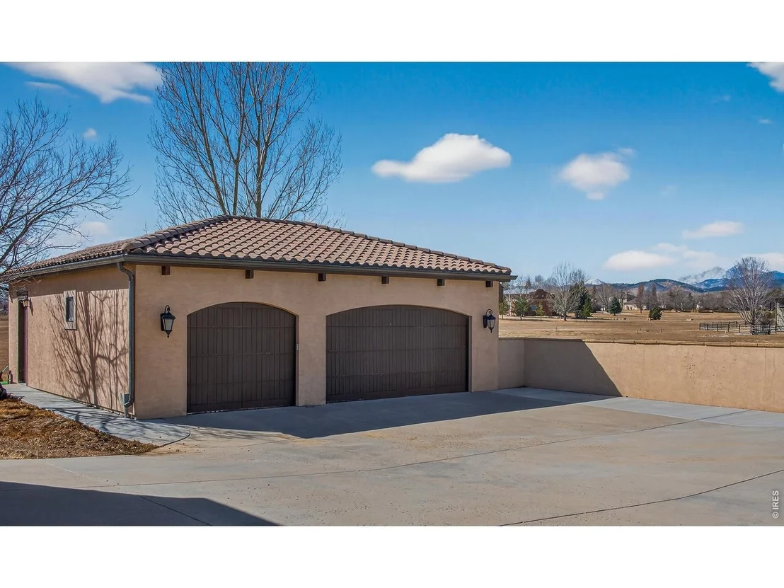 Photo of 2102 Shoreside Dr