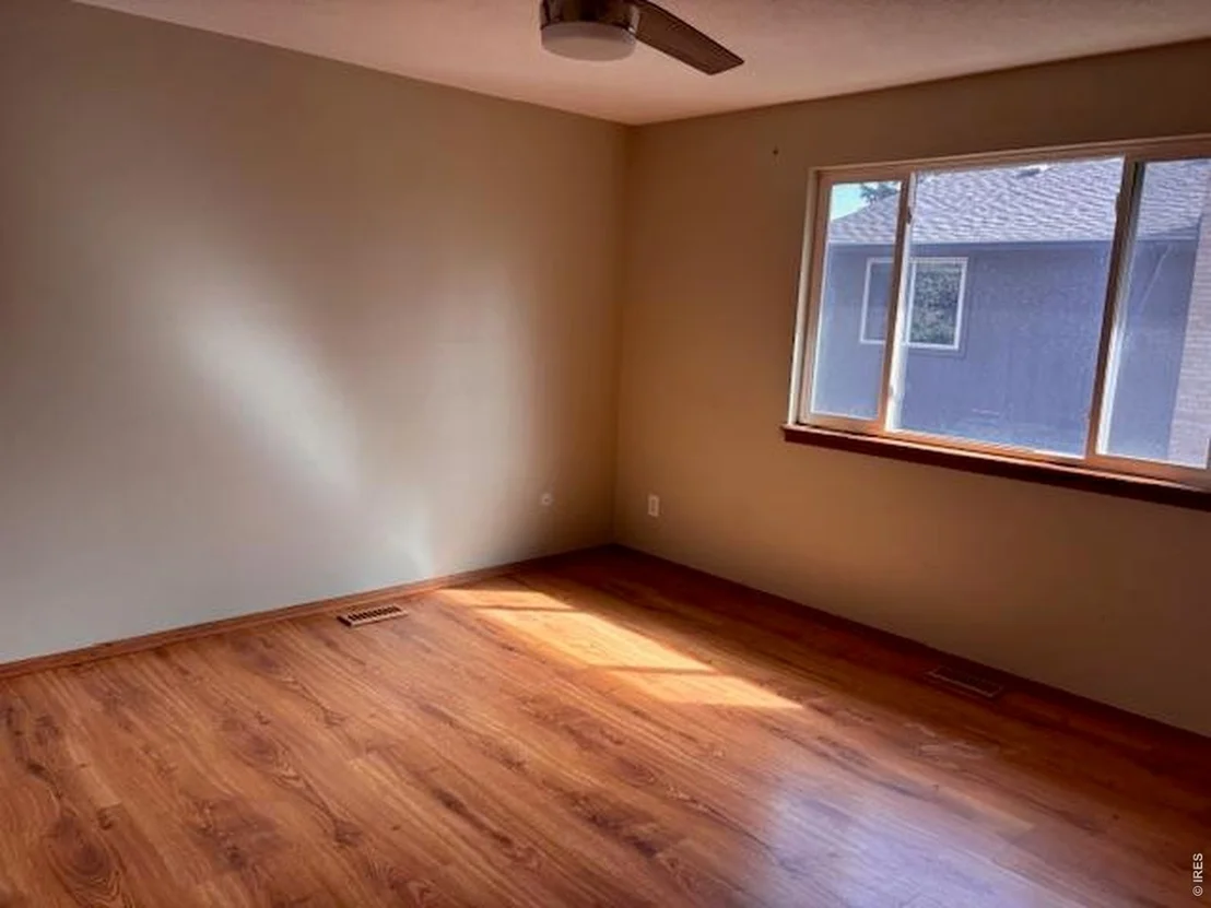 Photo of 3331 Lakeview Cir