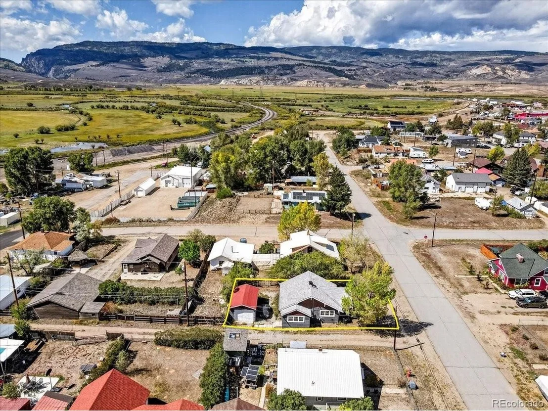 Photo of 404 S Range Ave