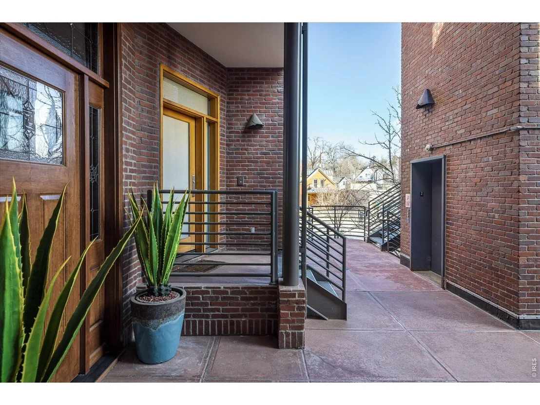 Photo of Unit B at 820 Pearl St