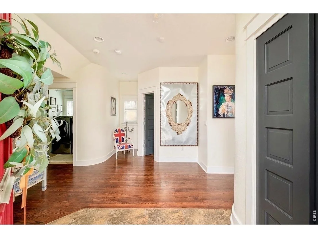 Photo of 780 College Ave