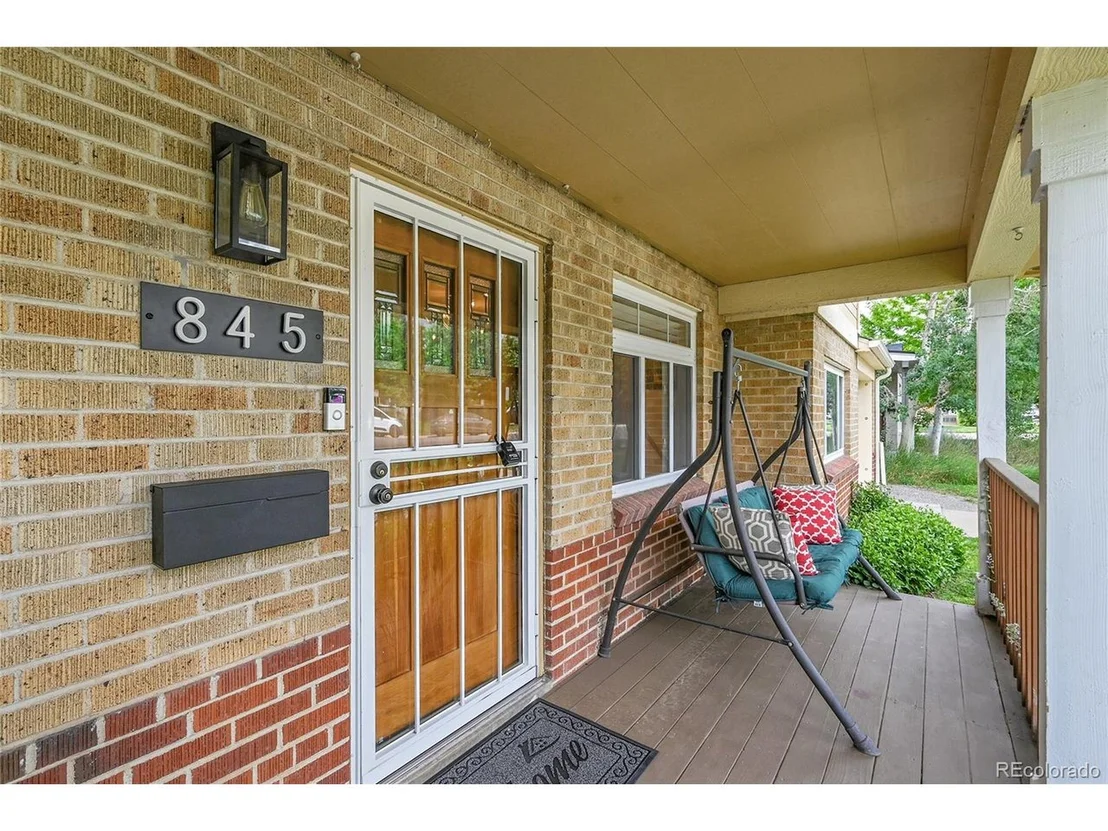 Photo of 845 Jasmine St