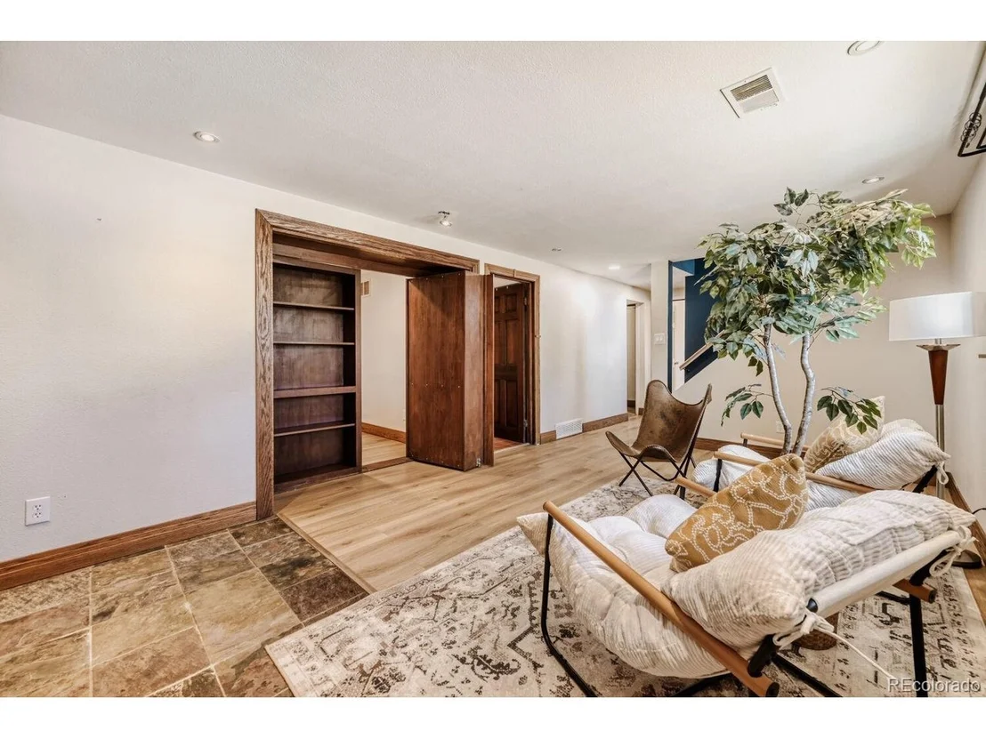Photo of 15 Pawnee Dr