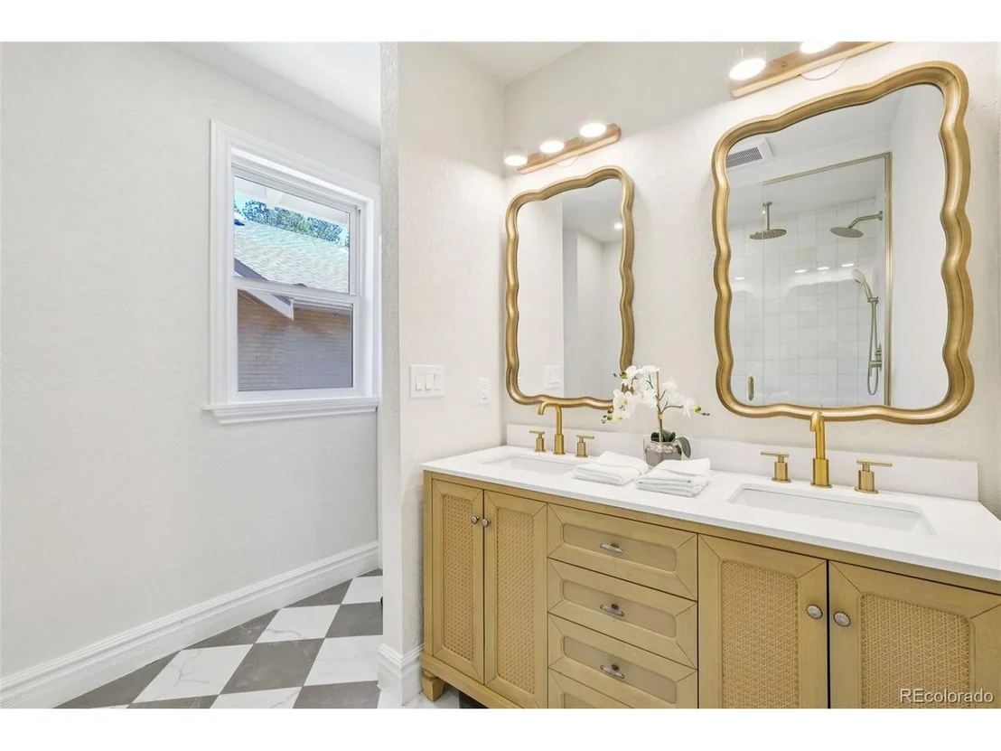 Photo of 4214 King St