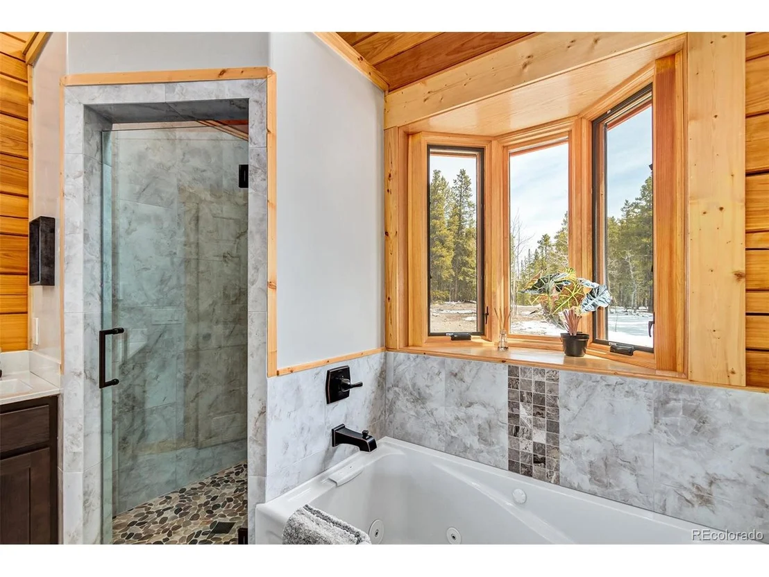 Photo of 1477 Lakeside Dr