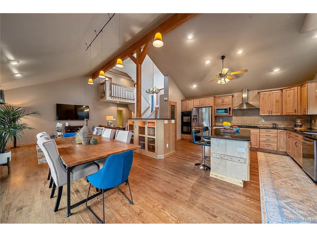 Photo of 28384 Kinnikinnick Rd