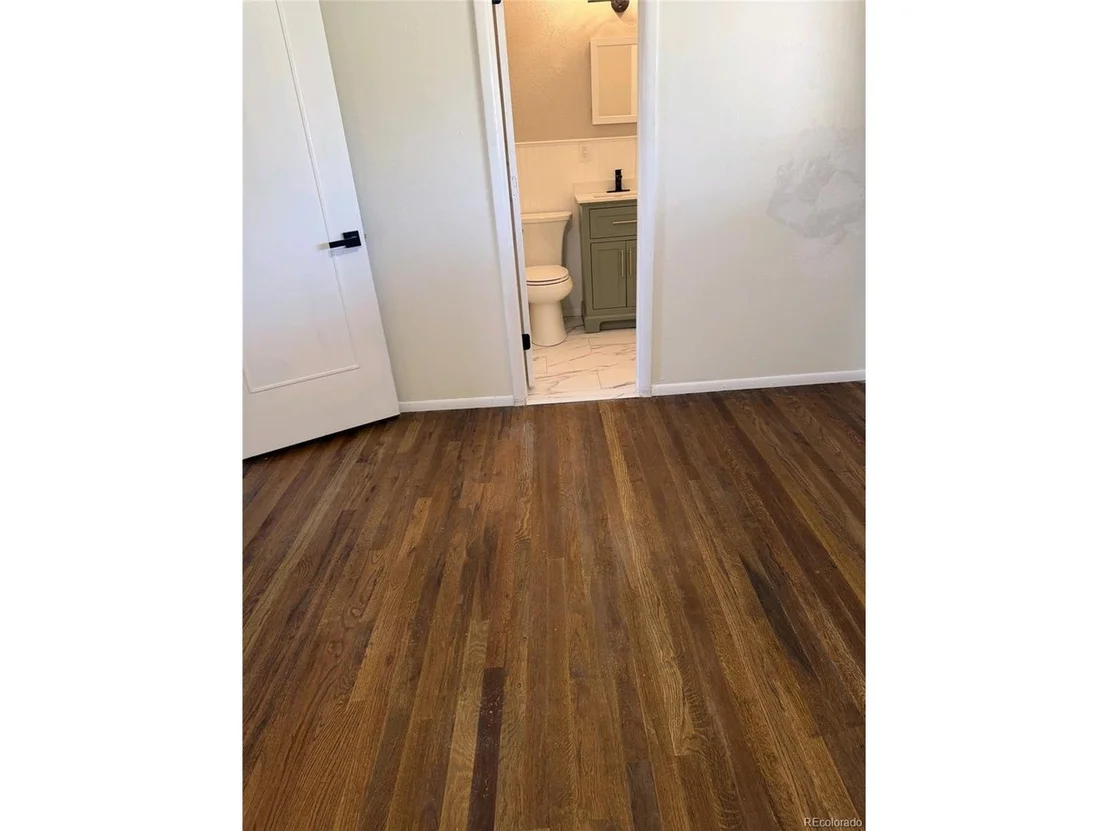 Photo of 210 4th St
