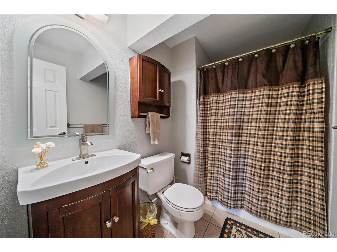 Photo of 7370 Jay St