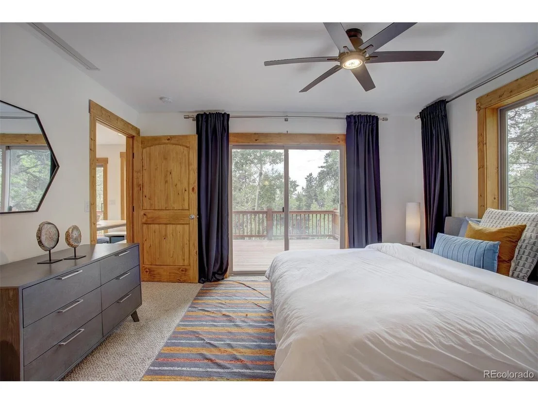 Photo of 1002 Venture Rd