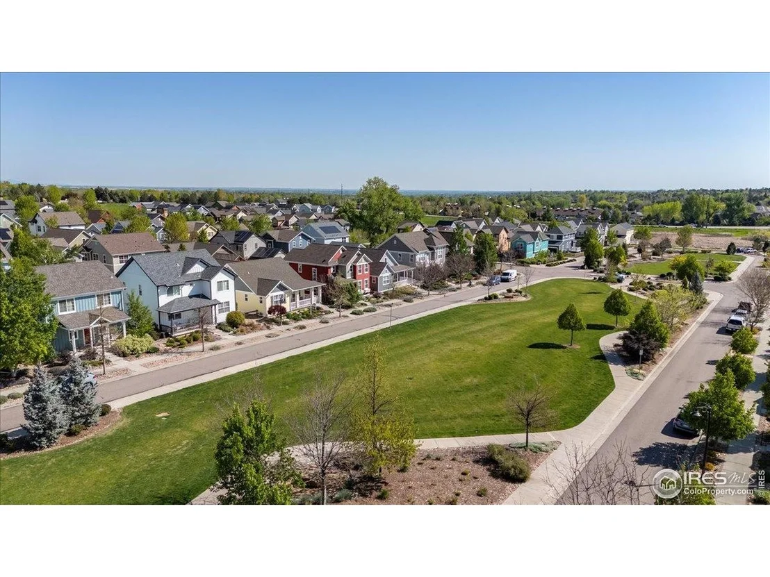 Photo of 2827 Twin Lakes Cir