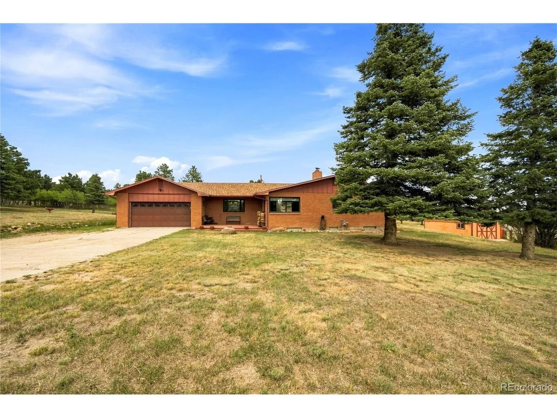 Photo of 8087 Oak Dr